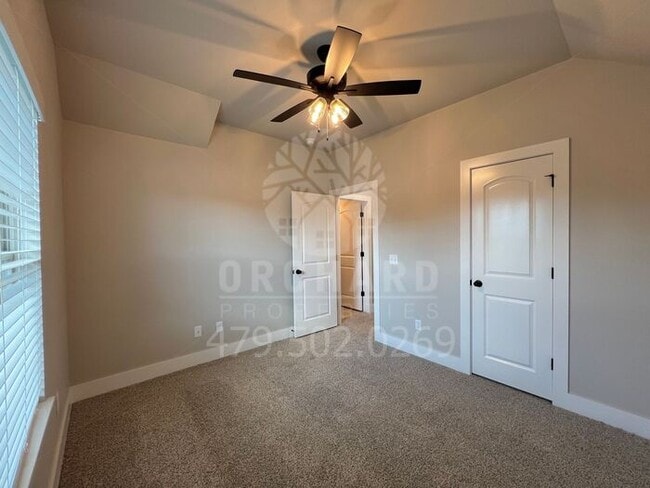 Building Photo - Single Family Home - Stunning Huntley Plan