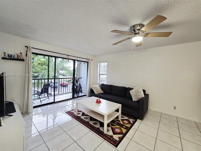 Building Photo - 1102 Green Pine Blvd