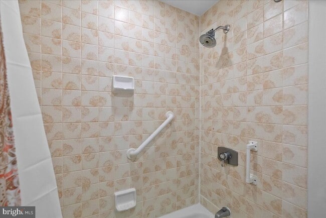 Building Photo - 3705 S George Mason Dr