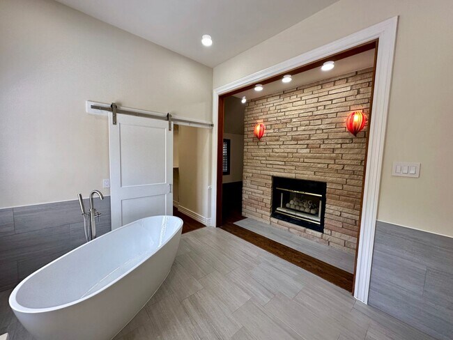 Building Photo - Wonderful newly updated home for rent in t...