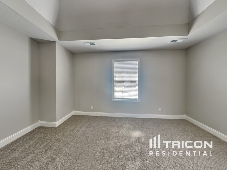 Building Photo - 485 Preakness Cir