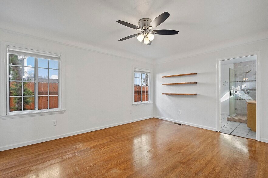 Building Photo - 4044 Huron Ave