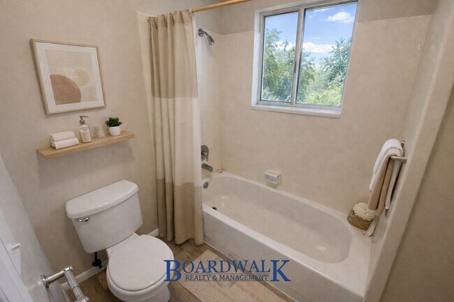 Building Photo - 661/663 N 980 W