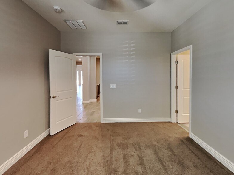 Building Photo - 22530 E Tierra Grande
