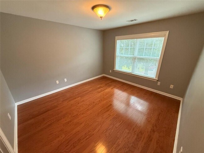 Building Photo - 3730 Clay Ct