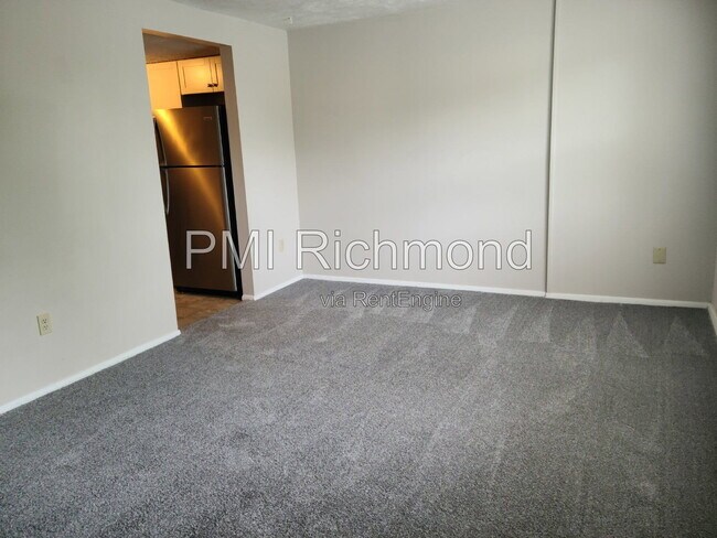 Building Photo - 9623 Greenmeadow Cir