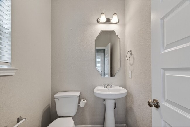 Building Photo - 2903 Painted Sunrise Trail