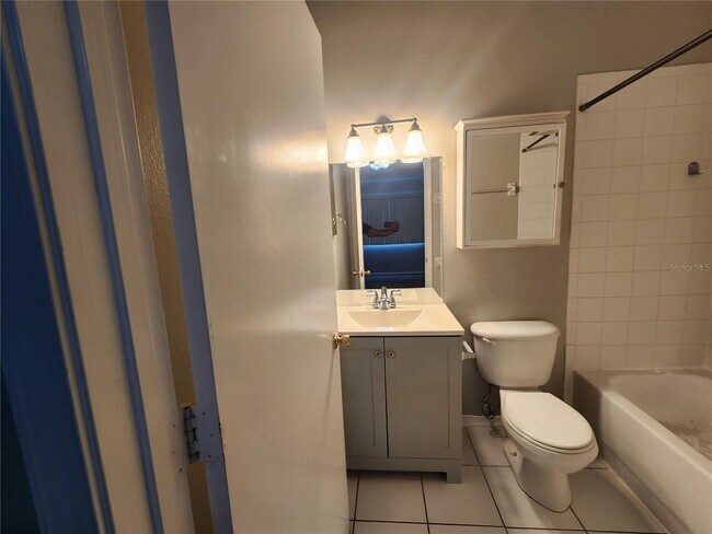 Building Photo - 2302 Lake Woodberry Cir