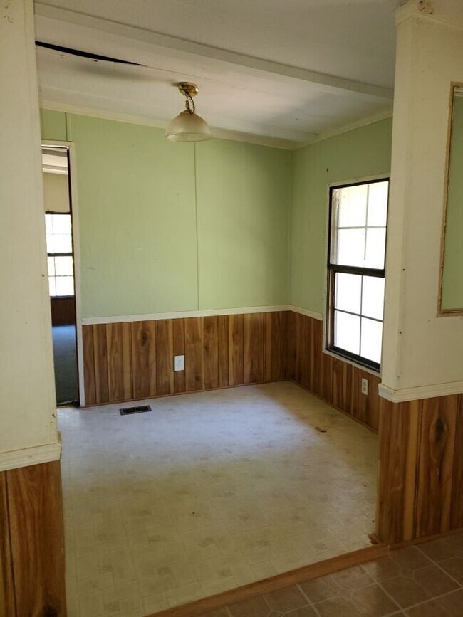 Building Photo - Section 8 Vouchers Apply Now! 3 bedroom/2 bath doublewide in Aiken!