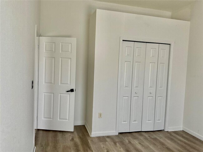 Building Photo - 132 Golf Aire Blvd