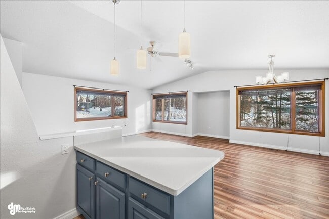 Building Photo - Recently Updated 2BR + Office / 1BA Home Near Seldon Road