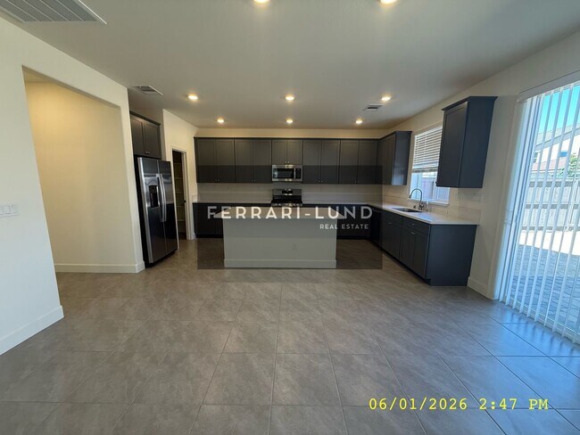 Building Photo - ?? Newer 4 Bedroom Home with 2,367 Sq. Ft. of Living Space! - Kay DeAlba property!! ??