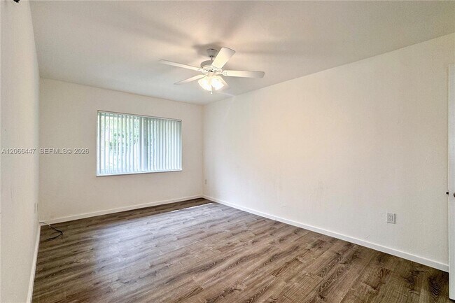 Building Photo - 13898 SW 90th Ave