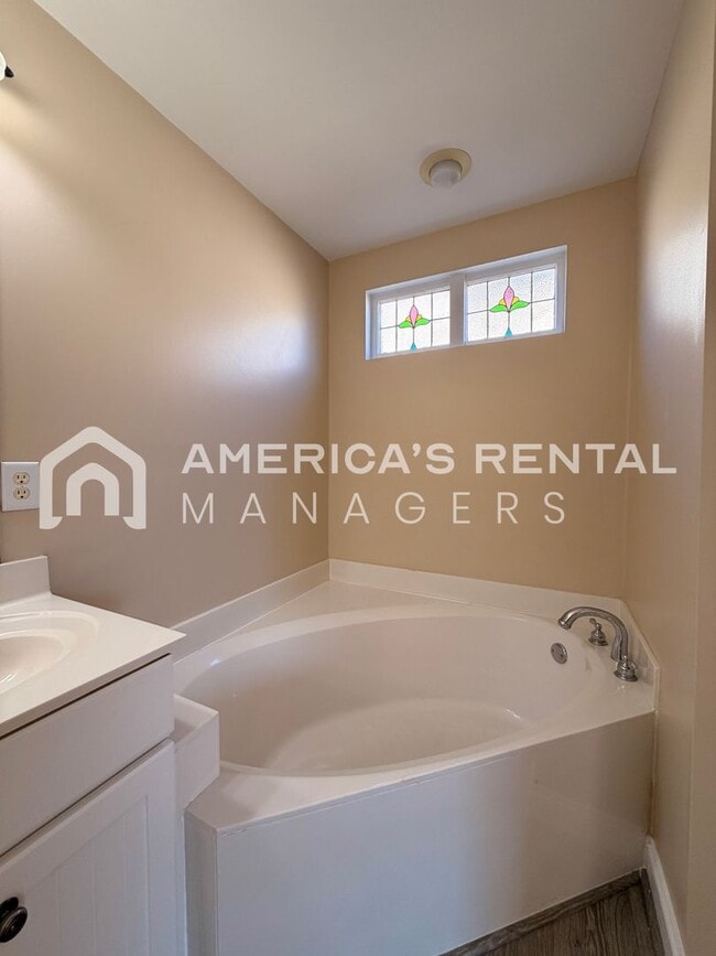 Building Photo - Calera One-Level Living with Spacious Layout