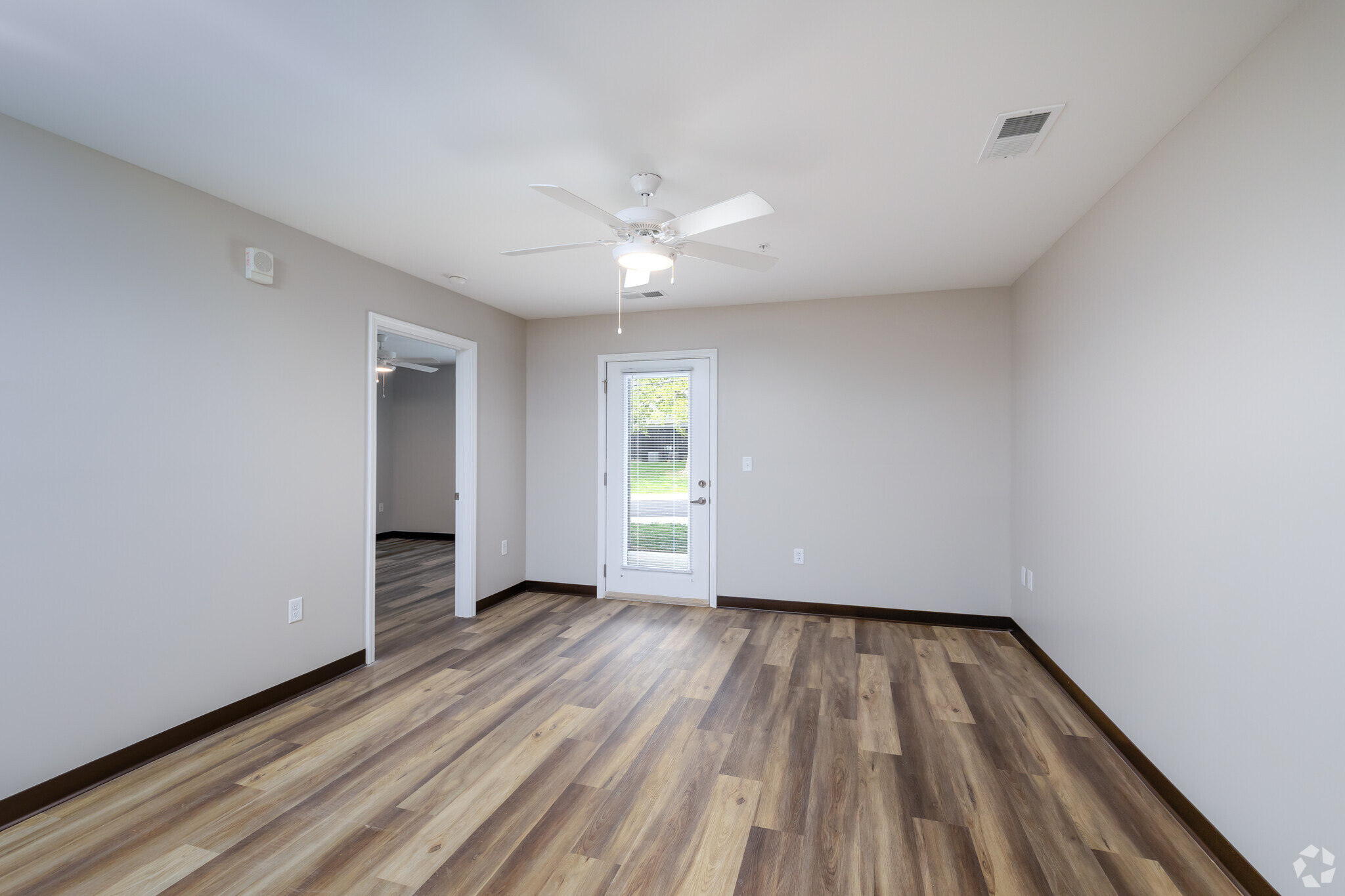 3BD, 2BA - 1,147SF - Living Room - Richwood Bend - Affordable Housing