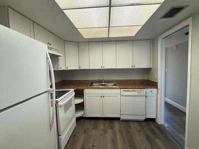 Building Photo - 2050 Oleander Blvd