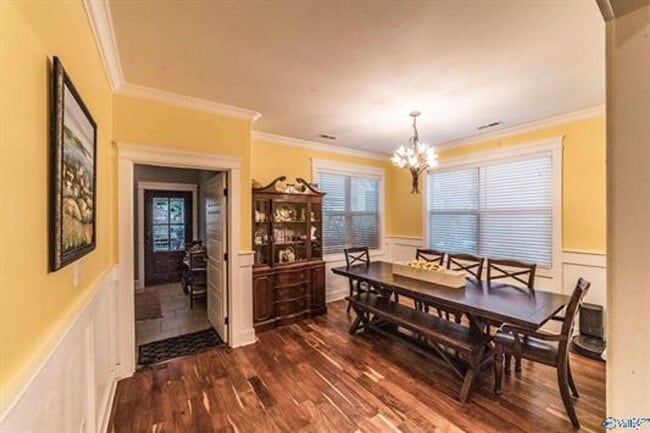 Building Photo - 1716 NE Wellman Ave