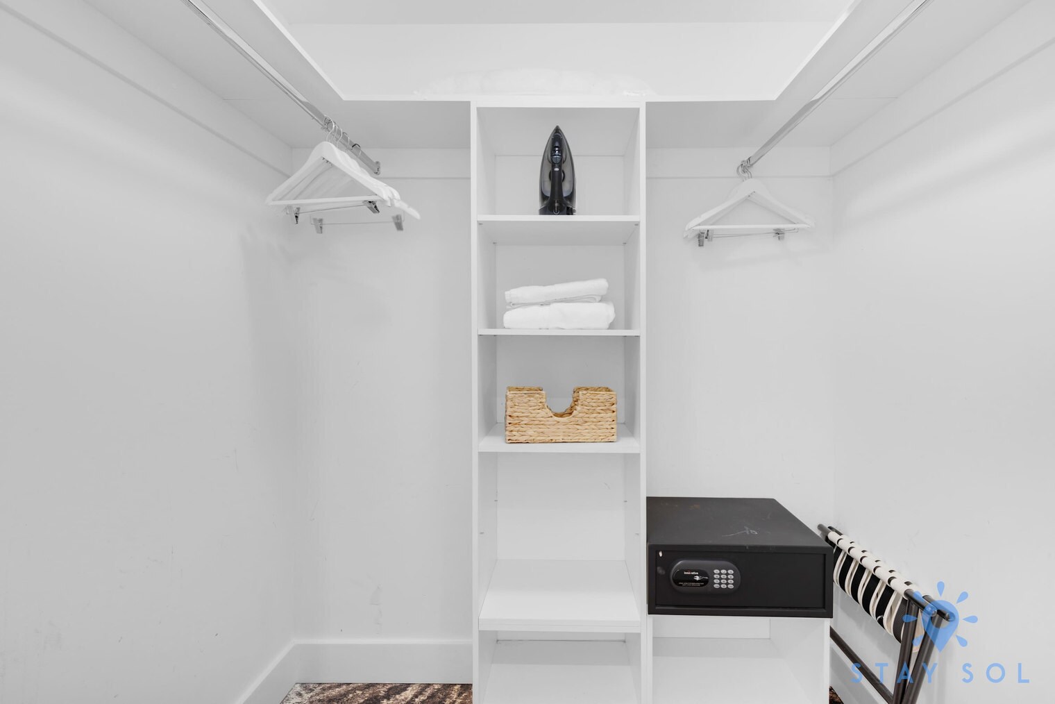 Building Photo - 4111 S Ocean Dr