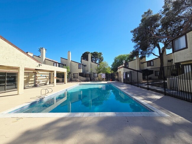 Building Photo - Fully Furnished 2-Bedroom Townhouse Near the Strip, UNLV & Airport