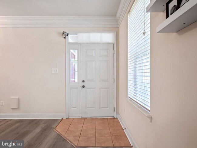 Building Photo - 304 Orchard Ridge Dr