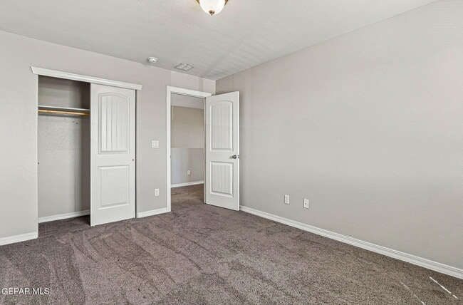 Building Photo - 6173 Hidden Psge Ave