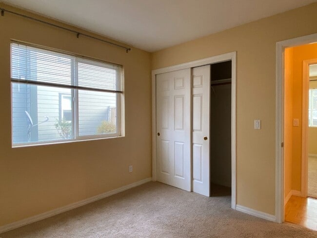 Building Photo - Ground Level River View Condo