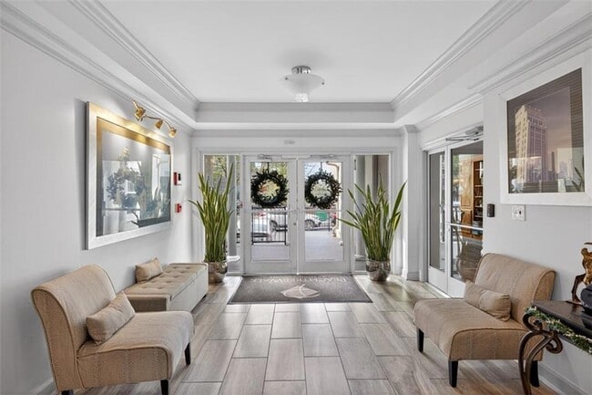 Building Photo - 1074 Peachtree Walk NE