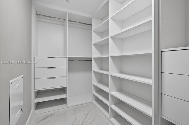 Building Photo - 16385 Biscayne Blvd