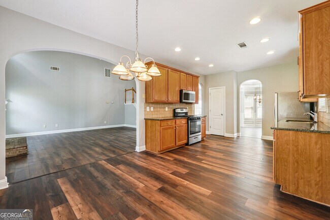 Building Photo - 405 Ashley Ln