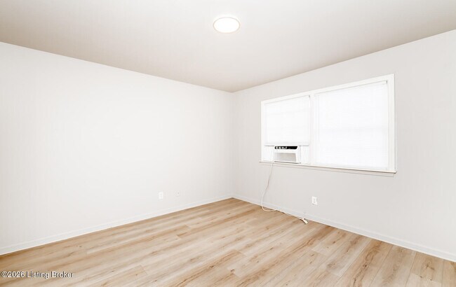 Building Photo - 2515 Brownsboro Rd