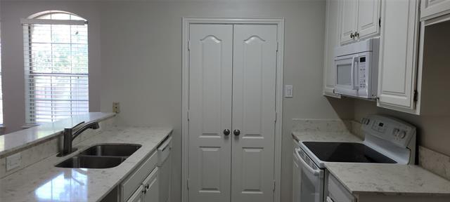 Building Photo - 1501 Cedar Elm Dr