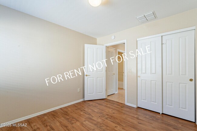 Building Photo - 8356 S Otis Dr