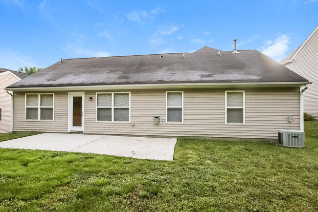 Building Photo - 6825 Goldenwillow Dr