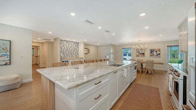 Building Photo - 690 Old Compass Rd