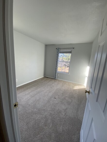 Building Photo - 5127 Stillwater Creek Dr