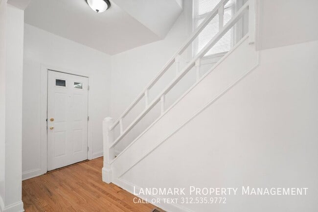 Building Photo - 806 S Taylor Ave