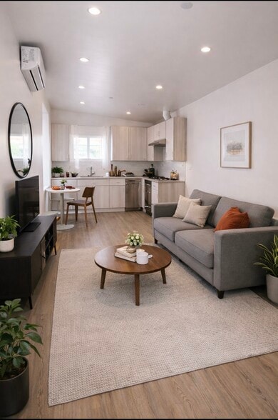 Building Photo - 3059 Sycamore Ave