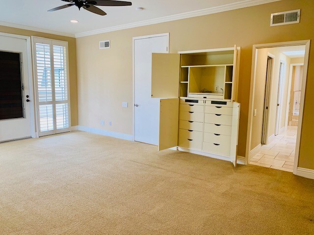 Building Photo - INCREDIBLE 3BD/3BA TOWNHOME IN THE DEL CHA...