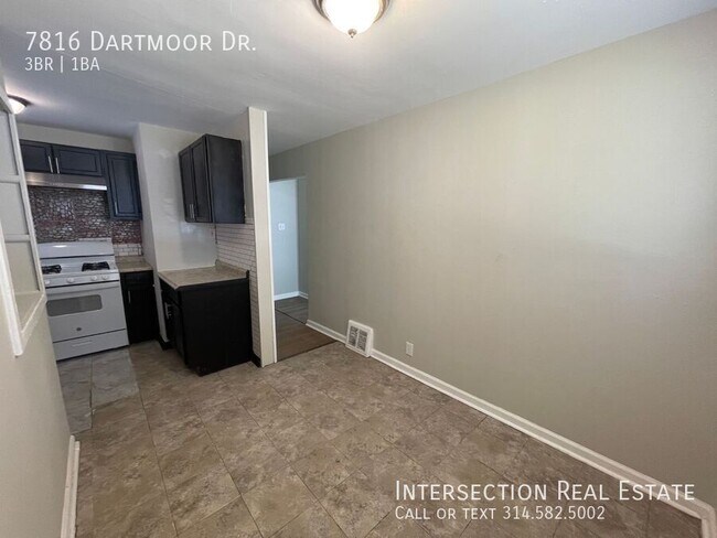 Building Photo - 7816 Dartmoor Dr