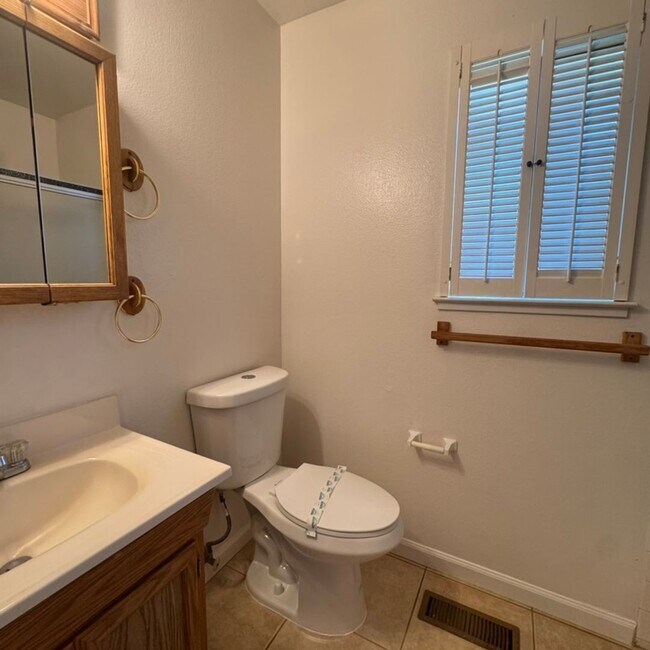 Building Photo - 1255 Searchlite Ct
