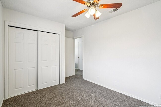 Building Photo - 6222 Candleview Ct