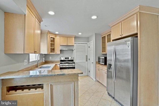 Building Photo - 4116 Majestic Ln