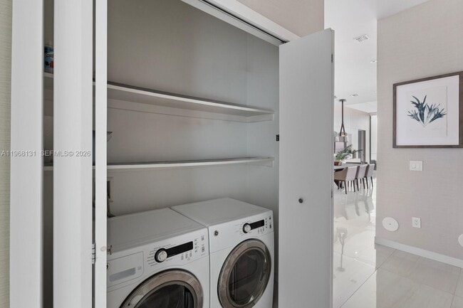 Building Photo - 480 NE 31st St