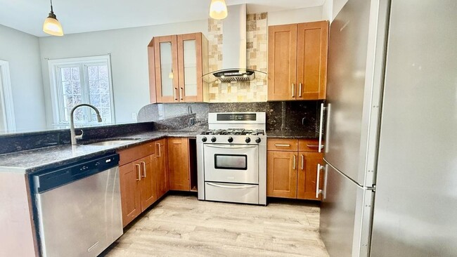Building Photo - 7106 Cottage Ave