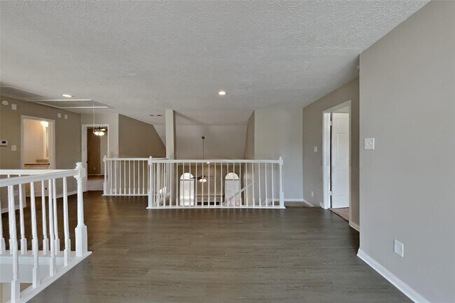 Building Photo - 5011 Greenriver Valley Dr