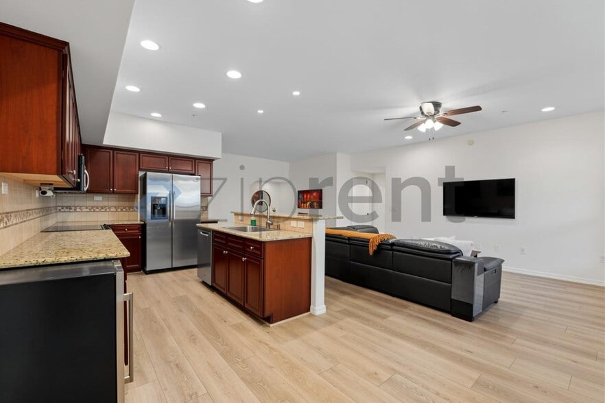 Building Photo - Unit 1167