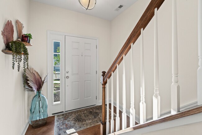 Building Photo - 6957 Leire Ln