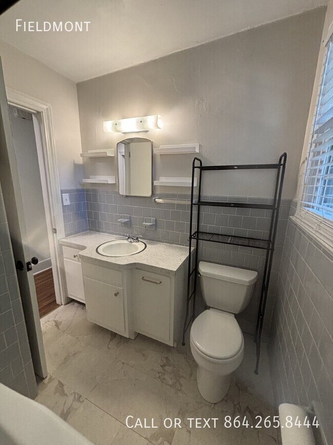Building Photo - 104 Crescent Ridge Dr