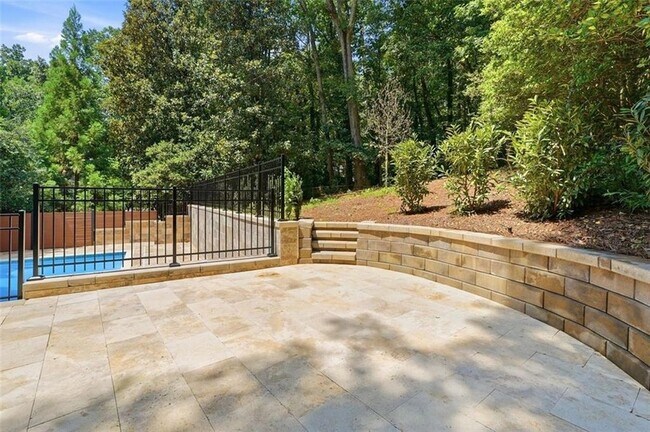 Building Photo - 4250 Carmain Dr NE