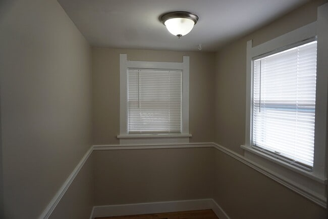 Building Photo - Cute Bungalow in Established Lakewood Neighborhood!